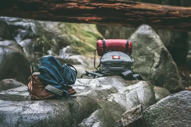 Équipements Indispensables pour des Voyages Intrépides